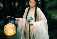 汉服拍摄的小姐姐图片,汉服小姐姐的古典美态